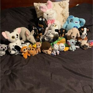 Lot Of 24 Random Stuffed Animal Toys